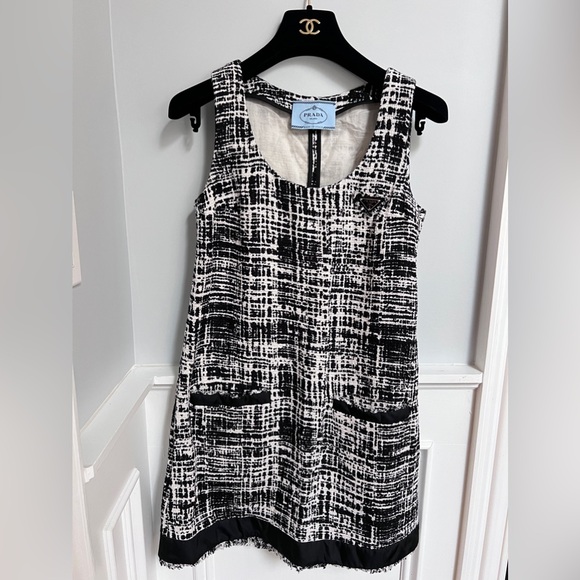 🩷SOLD🩷Brand new Prada Classic Dress - Picture 1 of 4